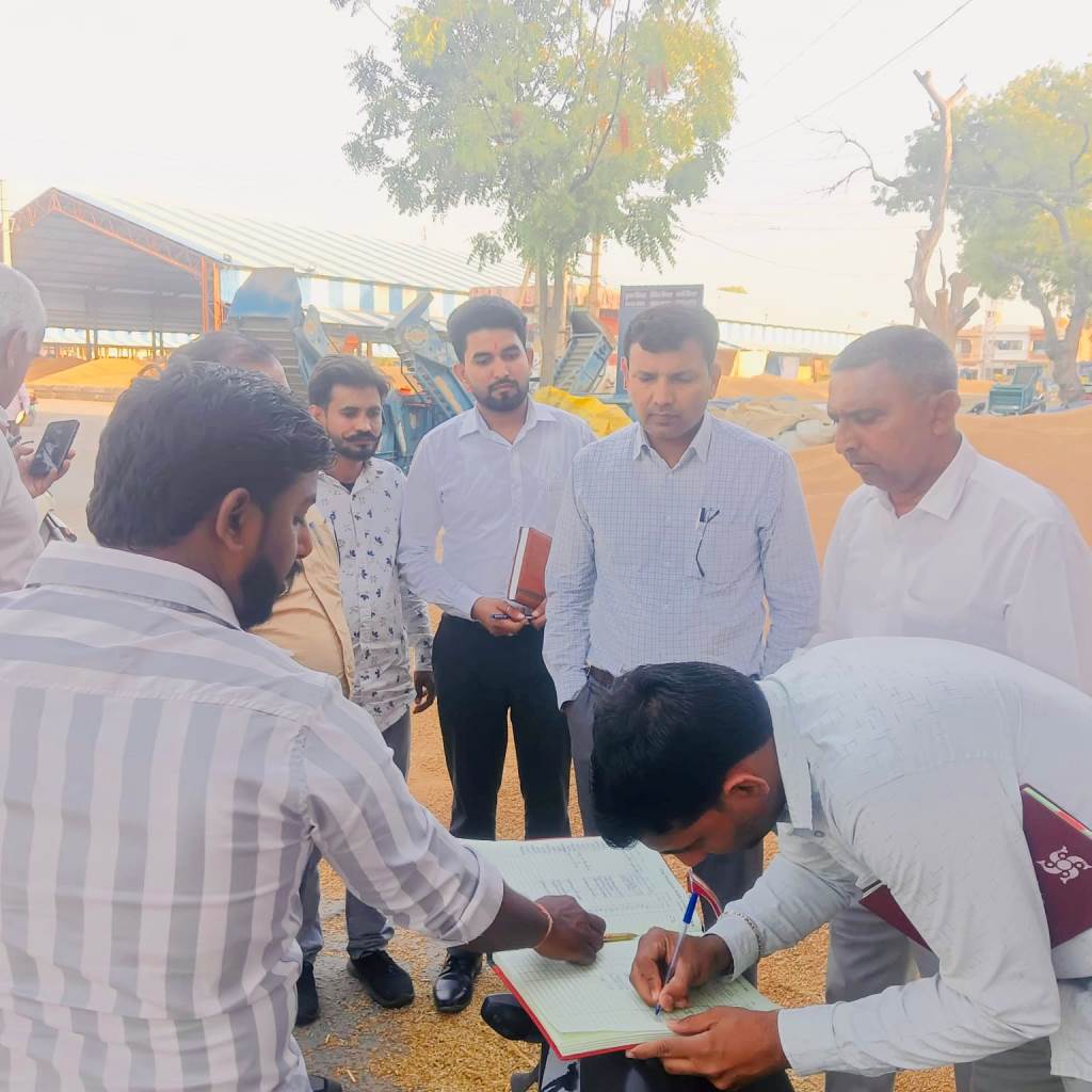 एसडीएम ने अनाज मंडी का दौरा कर फसल खरीद प्रक्रिया का लिया जायजा दिए निर्देश